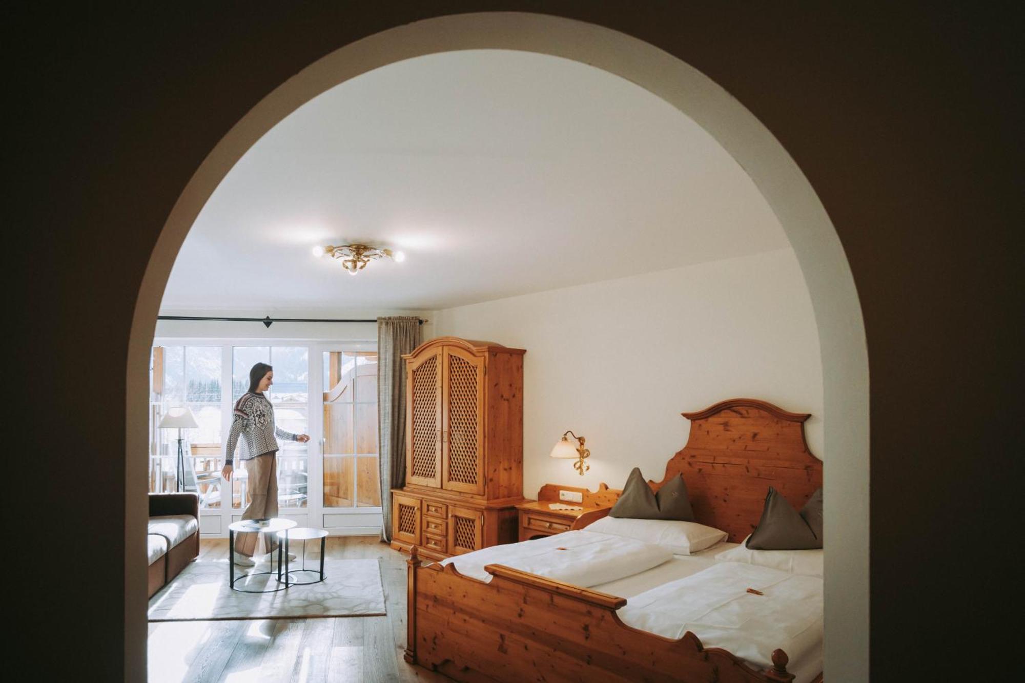 Mons Suites Wine Passion Tannheim Exterior foto